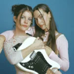 Cartel y entradas de Concierto de Hinds en Vigo en Mondo Club (Vigo) (Galicia) - Qconciertos