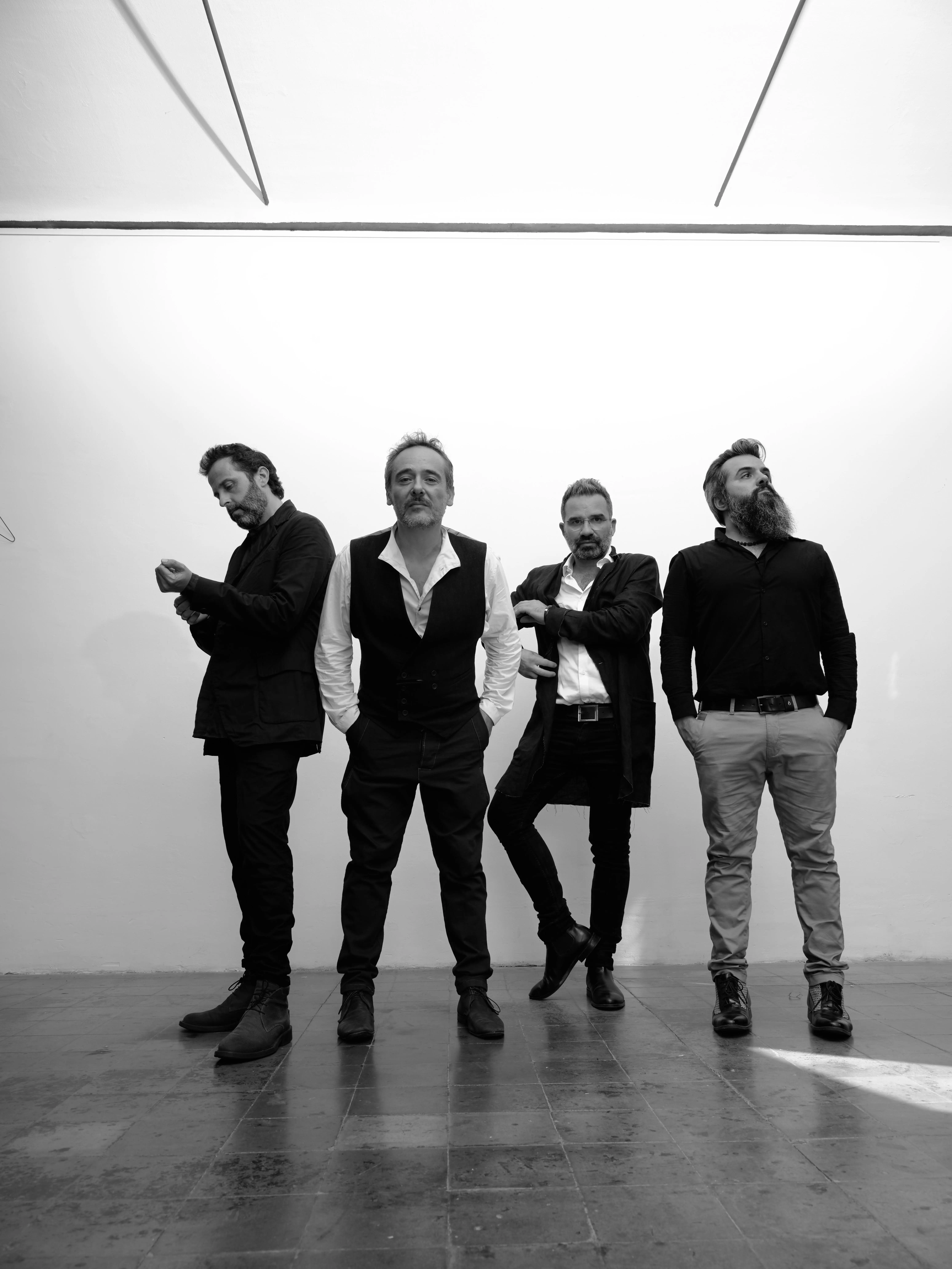 Cartel y entradas de Concierto de Love Of Lesbian en Sevilla en Centro Andaluz de Arte Contemporáneo (Sevilla) - Qconciertos