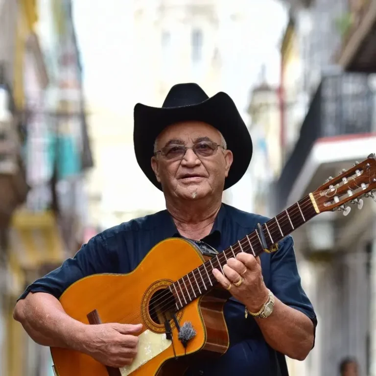 imagen de Eliades Ochoa en directo