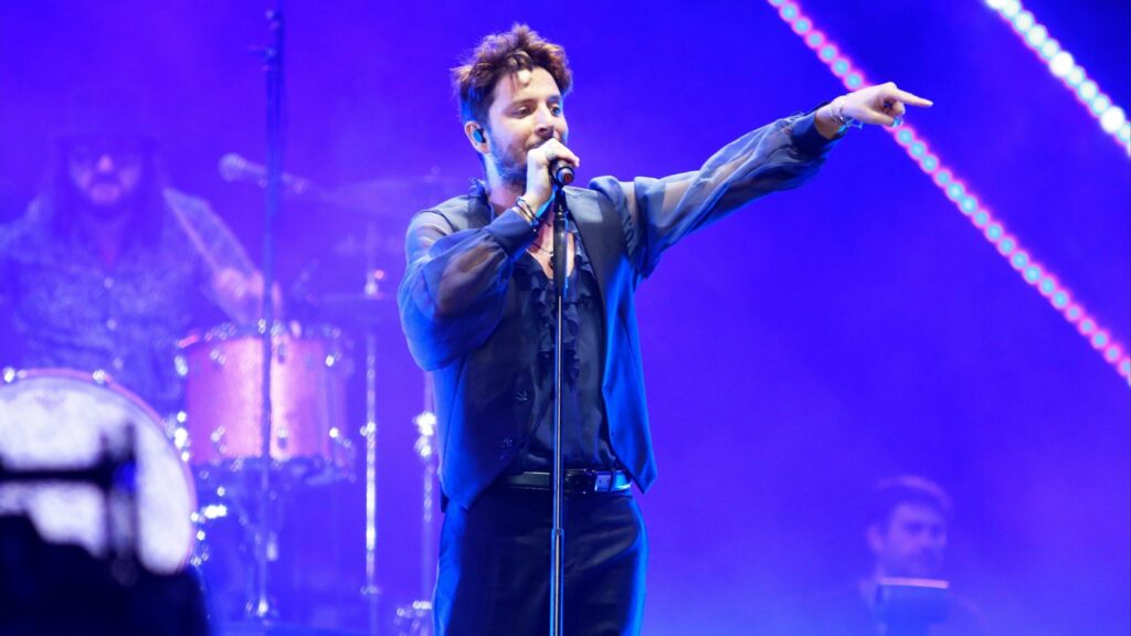 Manuel Carrasco El Tributo