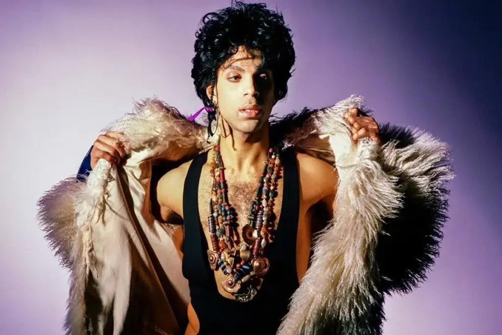 Prince: Lanzan “With This Tear”, tema inédito a 10 años de su muerte