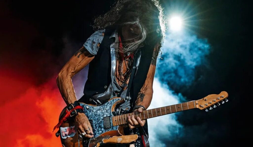 Joe Perry adapta su técnica de guitarra por artritis