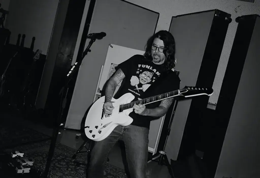 Dave Grohl alaba a la banda canadiense Angine de Poitrine