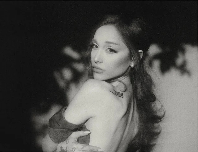 Ariana Grande lanza ‘hate that i made you love me’, primer single de su nuevo álbum ‘Petal’