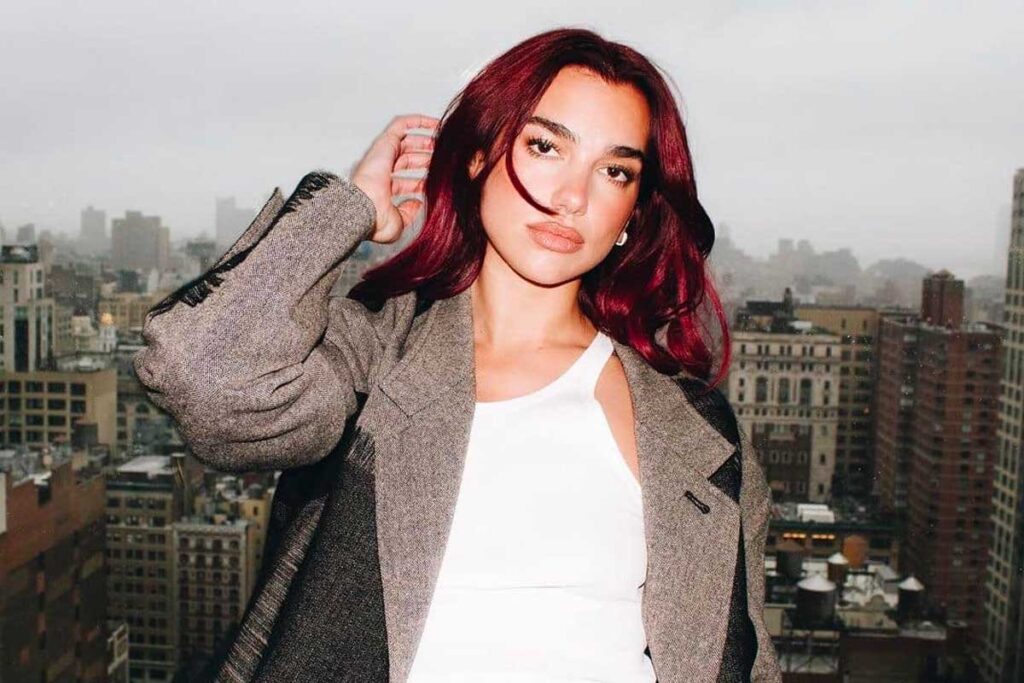 Dua Lipa demanda a Samsung por 15 millones de dólares