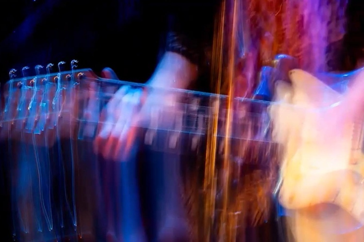 The Twin Rebels estrenan el videoclip psicodélico de “Days Go By”