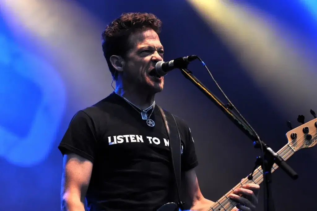 Jason Newsted revela la verdadera razón de su salida de Metallica: «Me iba a morir»