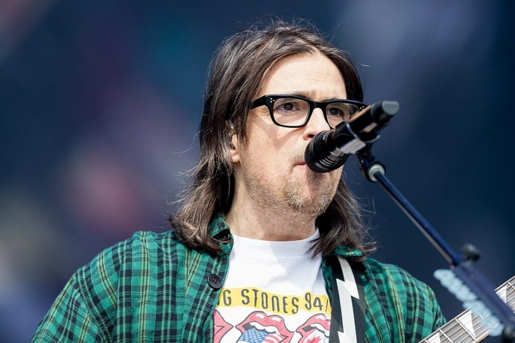 Rivers Cuomo publica 15 covers inéditos en YouTube