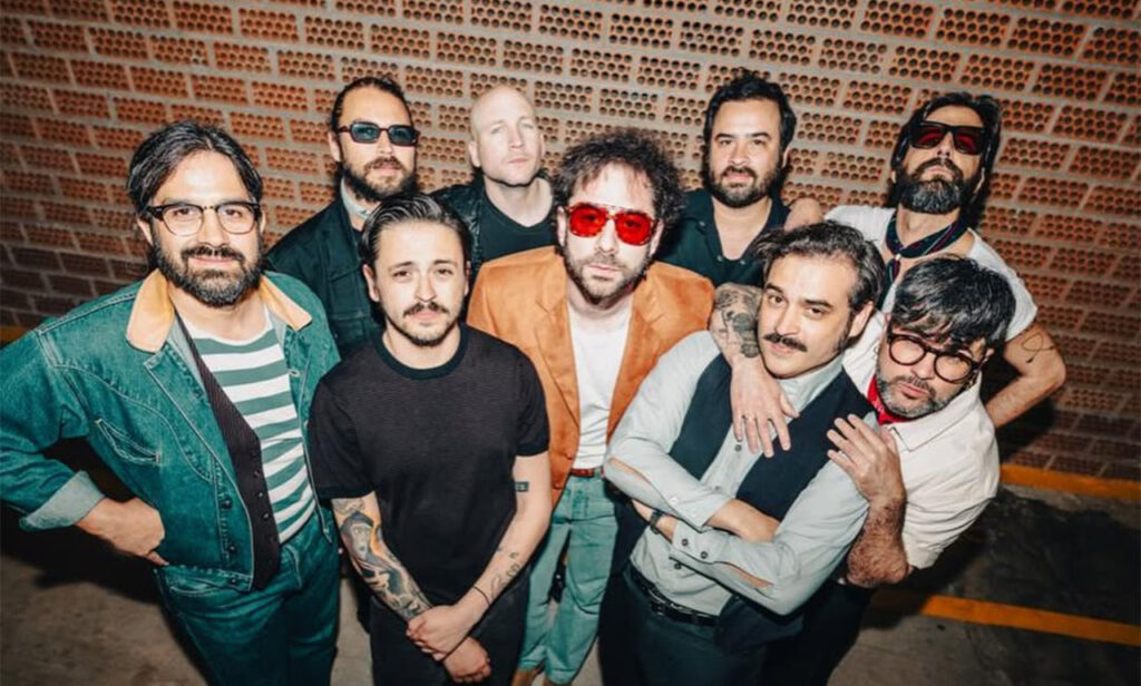 Viva Suecia y Enjambre unen fuerzas en una nueva versión de ‘Dolor y Gloria’