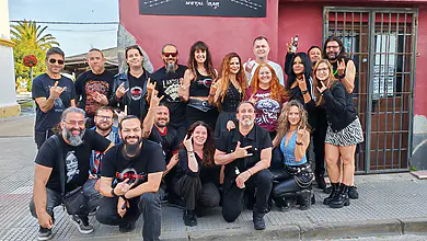 Bahía Metal Rock familia