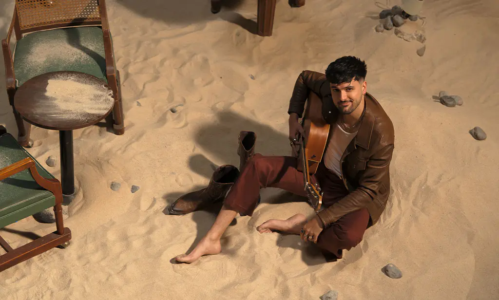 Kakalo presenta “De Parte Mía”, un álbum que redefine el sonido regional mexicano
