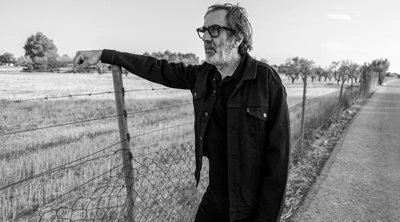 Joaquín Pascual estrena versión de Leonard Cohen en su nuevo EP ‘La Vida Mix’