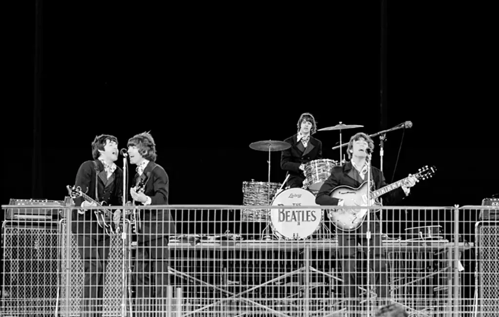 Fotos inéditas del último concierto de The Beatles revelan momentos históricos