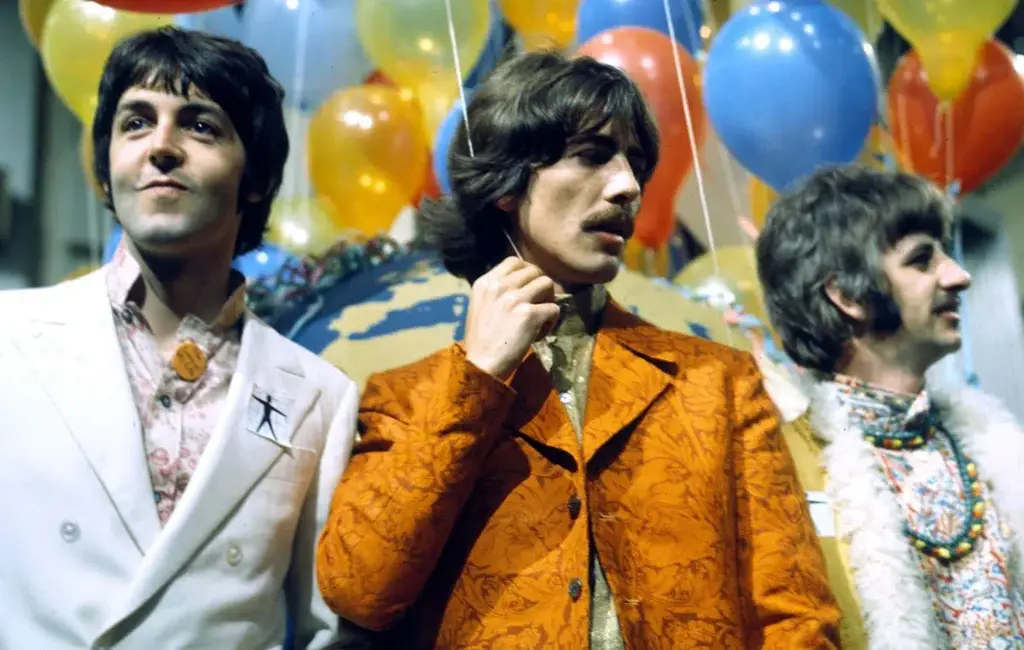 The Beatles estrena la versión en color de «All You Need Is Love» en el Día Mundial de la banda