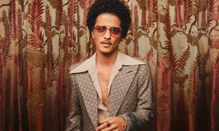 Bruno Mars conquista el Estadio Cívitas Metropolitano: Un ciclón de pop, funk y maestría escénica