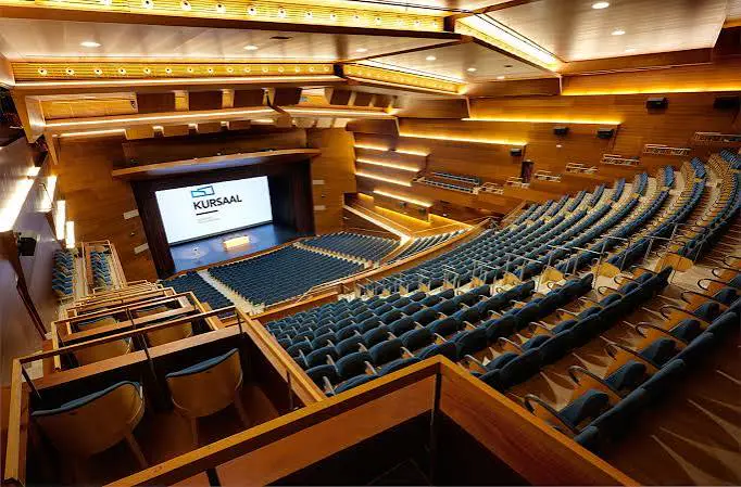 Descubre el Kursaal de Donostia: un templo de música, acústica sublime y vanguardia frente al mar