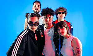 Muñeca Rusa estrena su álbum debut Año Soviético: un retrato generacional
