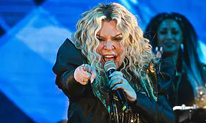 Ednita Nazario estrena «FuegoAlmaVida», su álbum más personal
