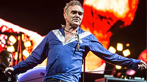 Morrissey pide a Pedro Sánchez prohibir las corridas de toros en España