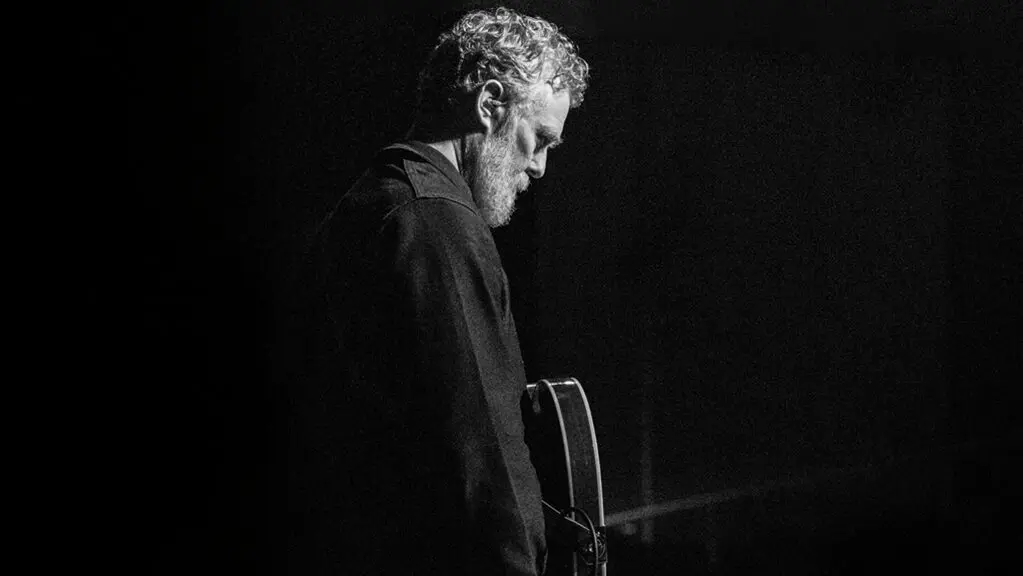 Fallece Glen Hansard a los 56 años en un accidente de moto en Dublín
