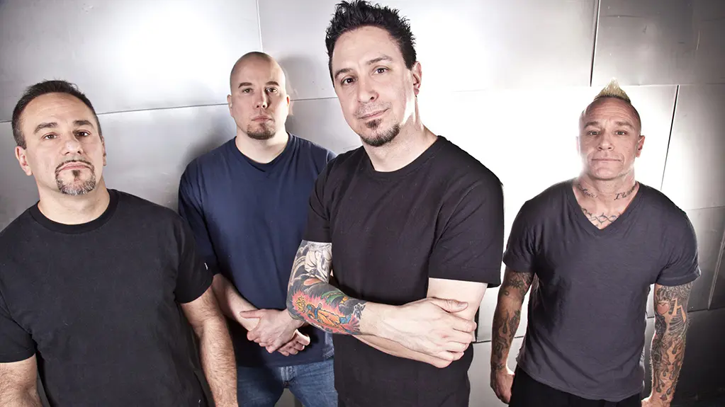 Muere Lou Koller, vocalista y fundador de Sick Of It All, a los 59 años