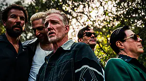 Queens Of The Stone Age estrenan ‘Easy Street’ con Nikki Lane
