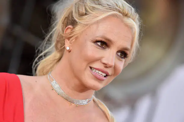 Britney Spears responde a las imágenes virales asomada en un coche en marcha