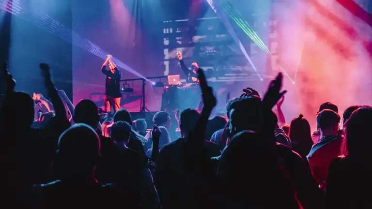 Bilborock: El Templo Barroco del Rock y Vanguardia Musical en la Ría de Bilbao