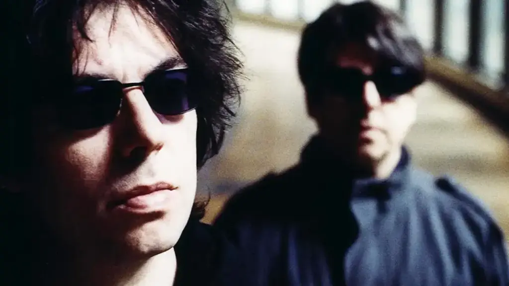 Echo & The Bunnymen rompe doce años de silencio discográfico con «The Light That Surrounds You» y anuncia ‘Apples For Isaac’
