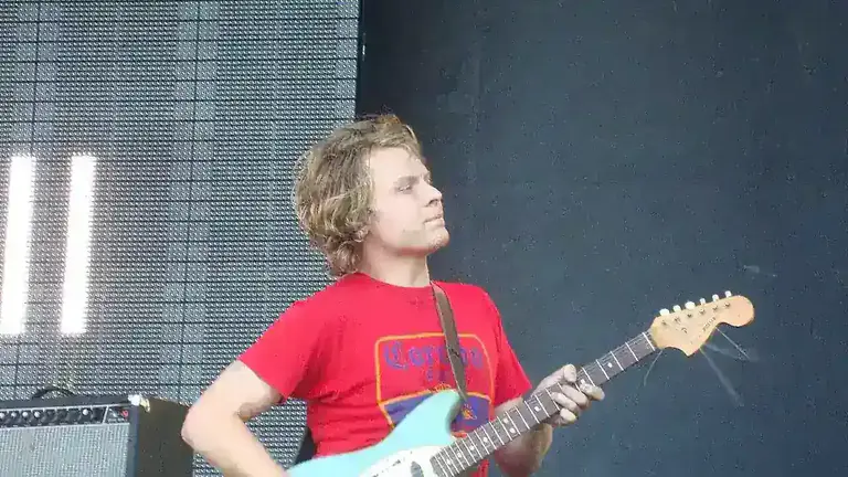 Ty Segall en directo con su banda presentando su nuevo trabajo discográfico Chrome
