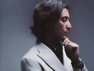Banin rompe el silencio sobre su traumática expulsión de Los Planetas y anuncia su debut ‘Plutón ya no es un planeta’