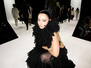 Charli xcx limita su gira europea de 2027 a seis fechas para proteger su salud física y mental