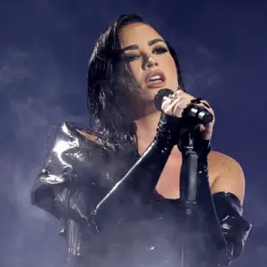 Demi Lovato gira en QConciertos