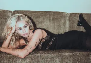 Miley desvela las claves de ‘Bass Persuades’ y confirma directos en el Hollywood Bowl