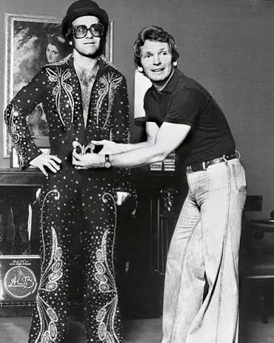 Bob Mackie en QConciertos