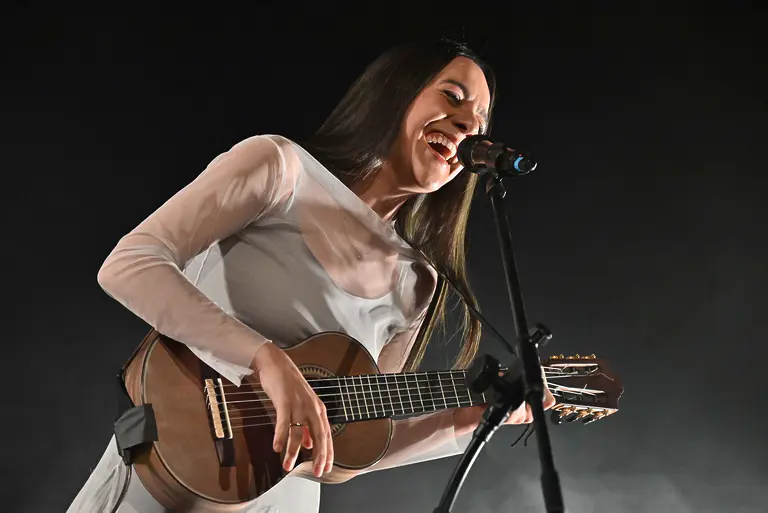 Valeria Castro en directo en Granada