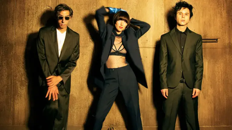Yeah Yeah Yeahs Hidden in Pieces en QConciertos
