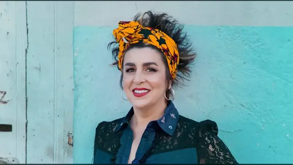Amparo Sánchez en Santiago: Raíz, Sanación y la Magia de ‘Ritual Sonoro’ en Sala Riquela