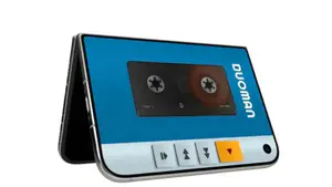 Duo-Man transforma el nuevo iPhone Duo en un Walkman interactivo para rescatar el ritual del casete