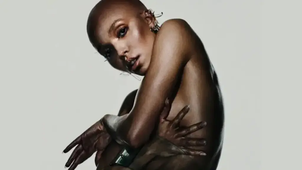 FKA twigs anula la cláusula de silencio impuesta por Shia LaBeouf y blinda su testimonio sobre abusos