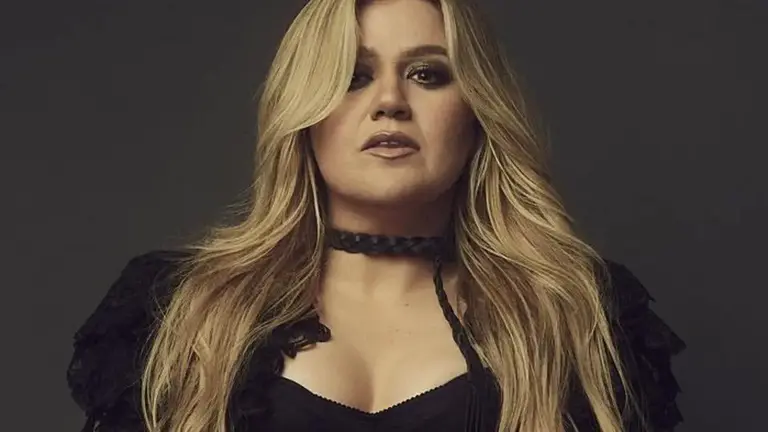 Kelly Clarkson inteligencia artificial en QConciertos