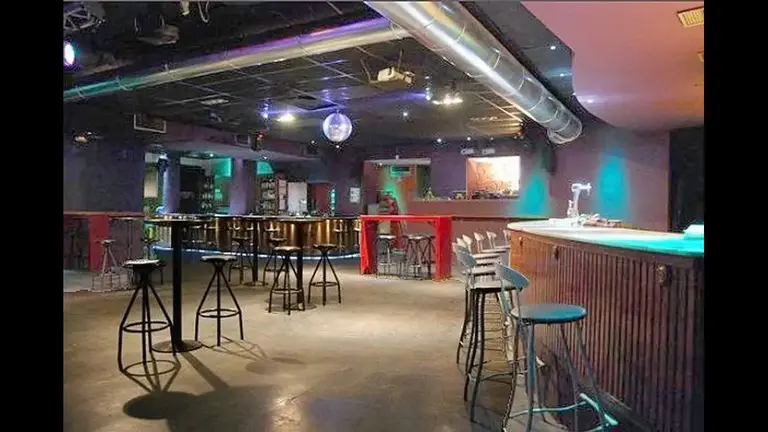 Loco Club: Un Cuarto de Siglo de Pasión por el Rock, el Soul y la Música en Directo en Valencia