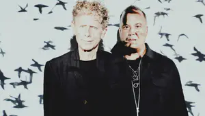 Martin Gore lanza «Cross Whisper» junto a Cliff Damavandi y su hija Johnnie Lee bajo el sello Mute