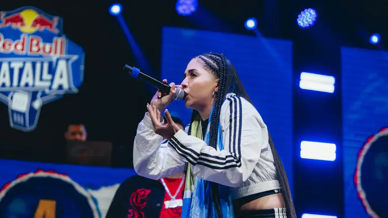 Sophia analiza la evolución del freestyle y denuncia las barreras de género en la escena de batallas en QConciertos