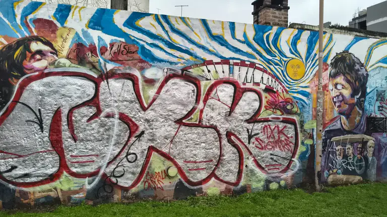 Oasis Buenos Aires mural en QConciertos
